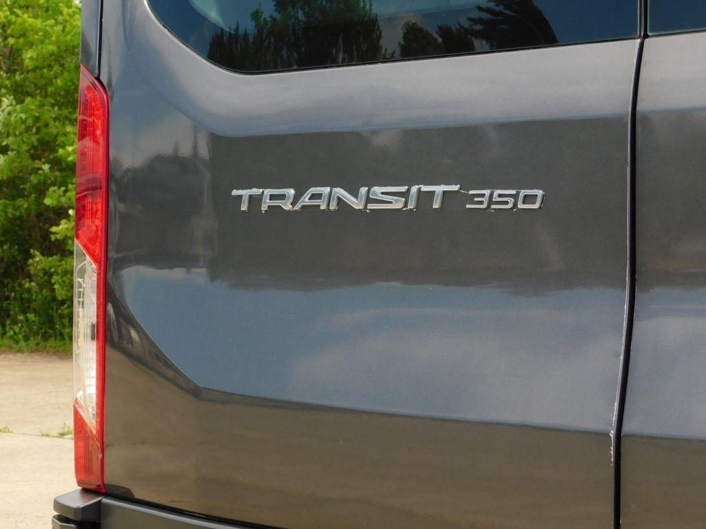 Ford Transit 350 Wagon Med. Roof XLT w/Sliding Pass. 148-in. WB 2017