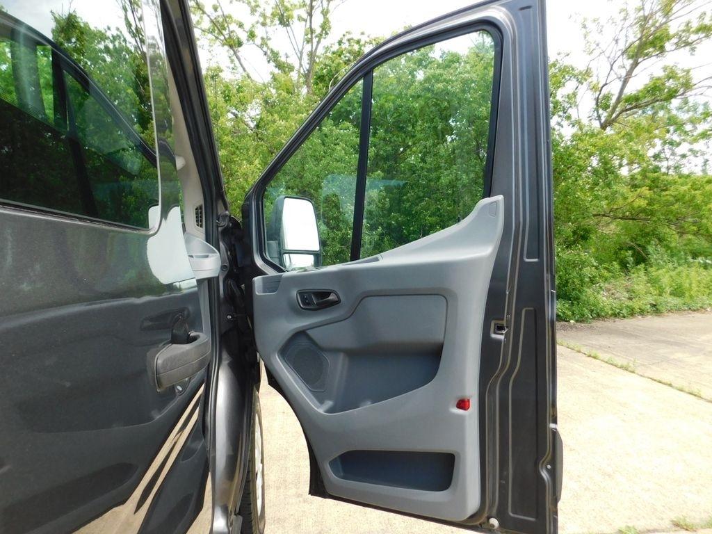 Ford Transit 350 Wagon Med. Roof XLT w/Sliding Pass. 148-in. WB 2017