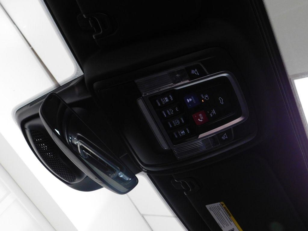 RAM 1500 Limited Crew Cab SWB 4WD 2022