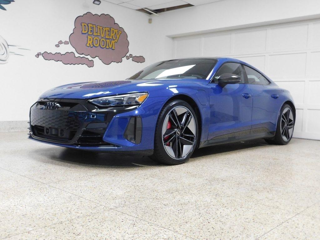 2022 Audi RS e-tron Base