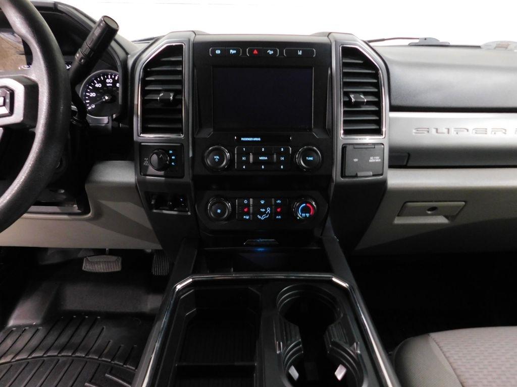 Ford F-250 SD XLT Crew Cab 4WD 2020