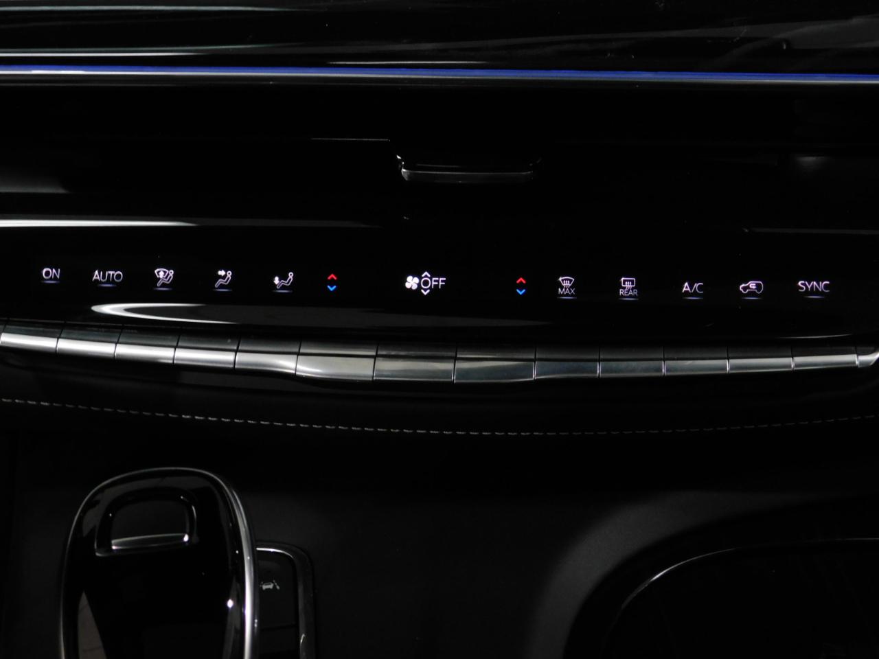 Cadillac Escalade ESV V 4WD 2024