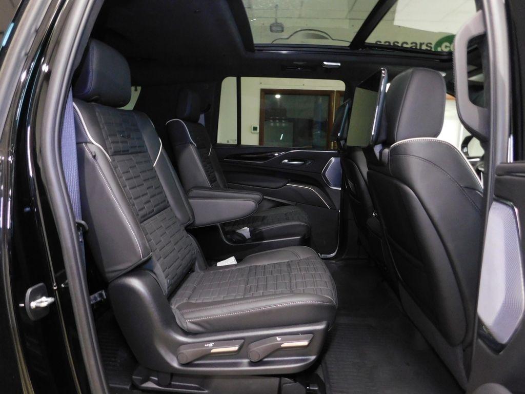 Cadillac Escalade ESV V 4WD 2024