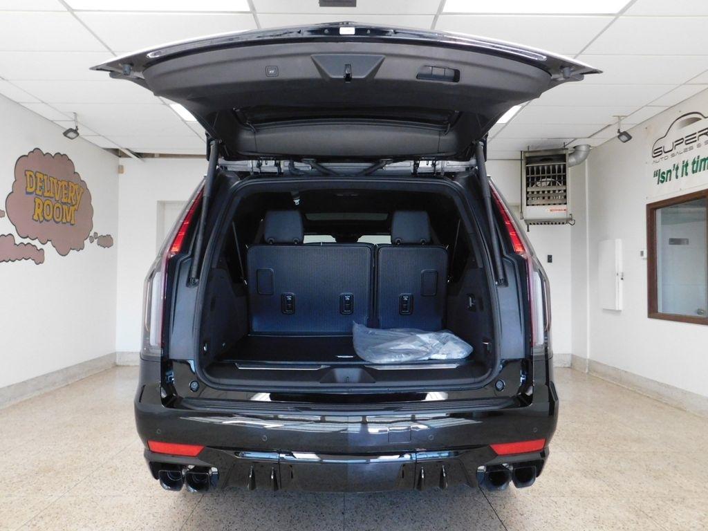 Cadillac Escalade ESV V 4WD 2024