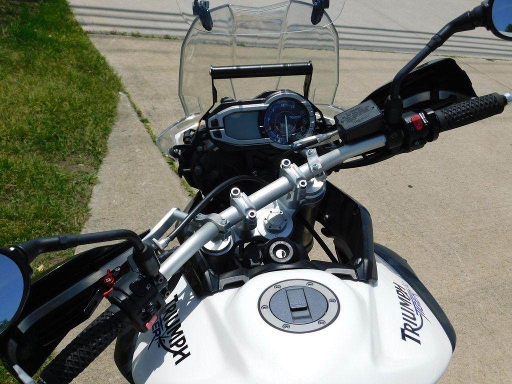 Triumph Tiger 800 XC ABS  2012