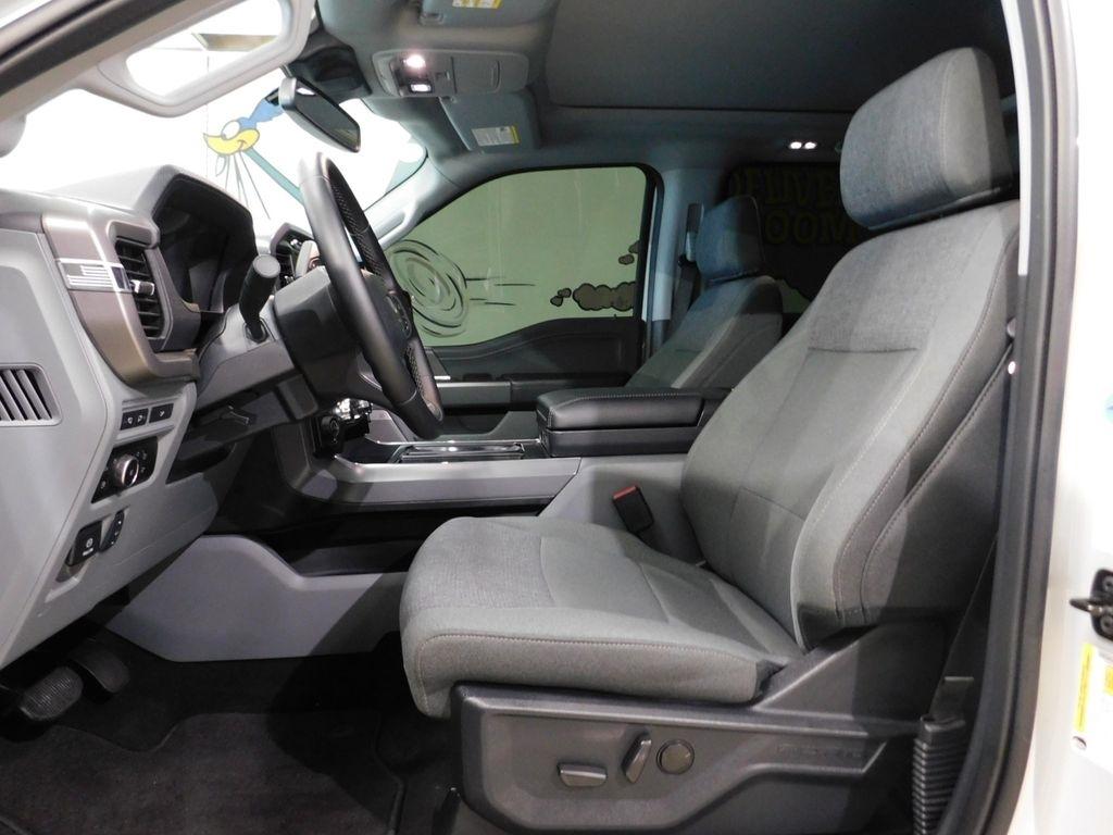 Ford F-150 XLT SuperCrew 4WD 2024