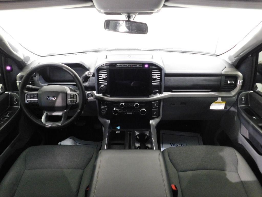 Ford F-150 XLT SuperCrew 4WD 2024