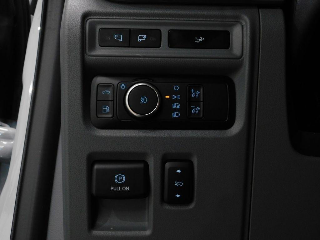 Ford F-150 XLT SuperCrew 4WD 2024