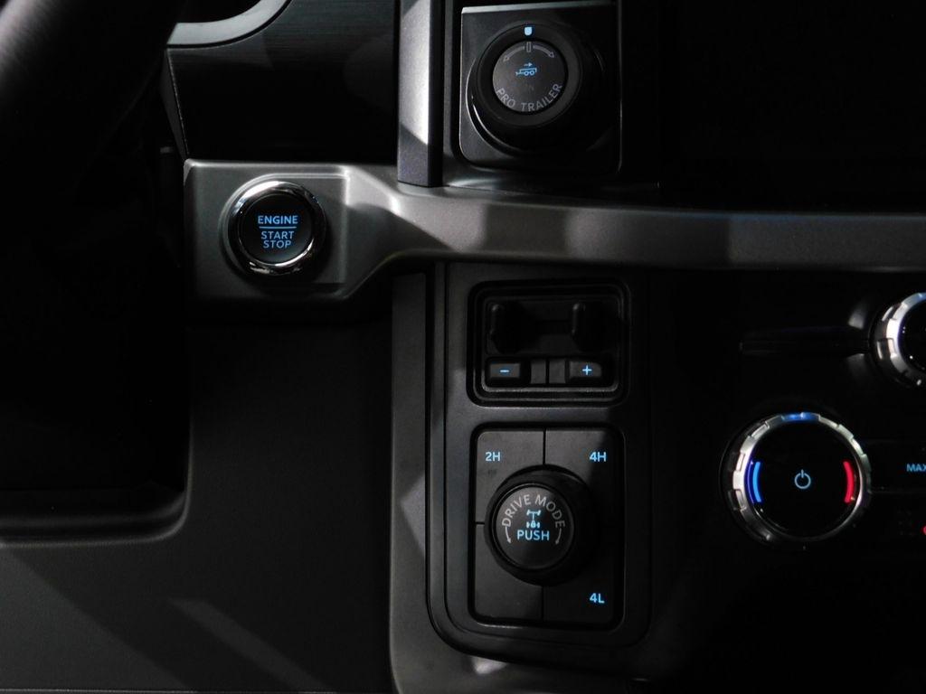 Ford F-150 XLT SuperCrew 4WD 2024