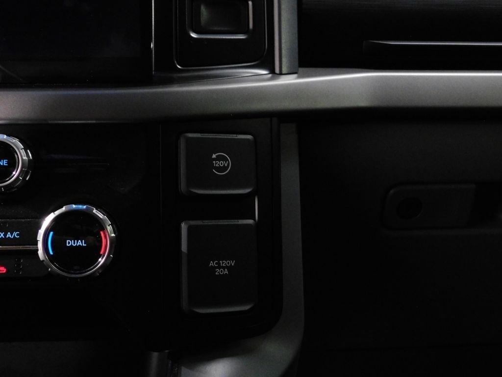 Ford F-150 XLT SuperCrew 4WD 2024