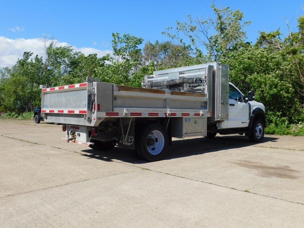 Ford F-550 Regular Cab DRW 4WD 2023