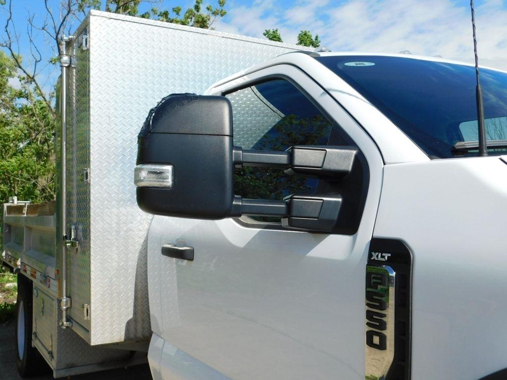 Ford F-550 Regular Cab DRW 4WD 2023