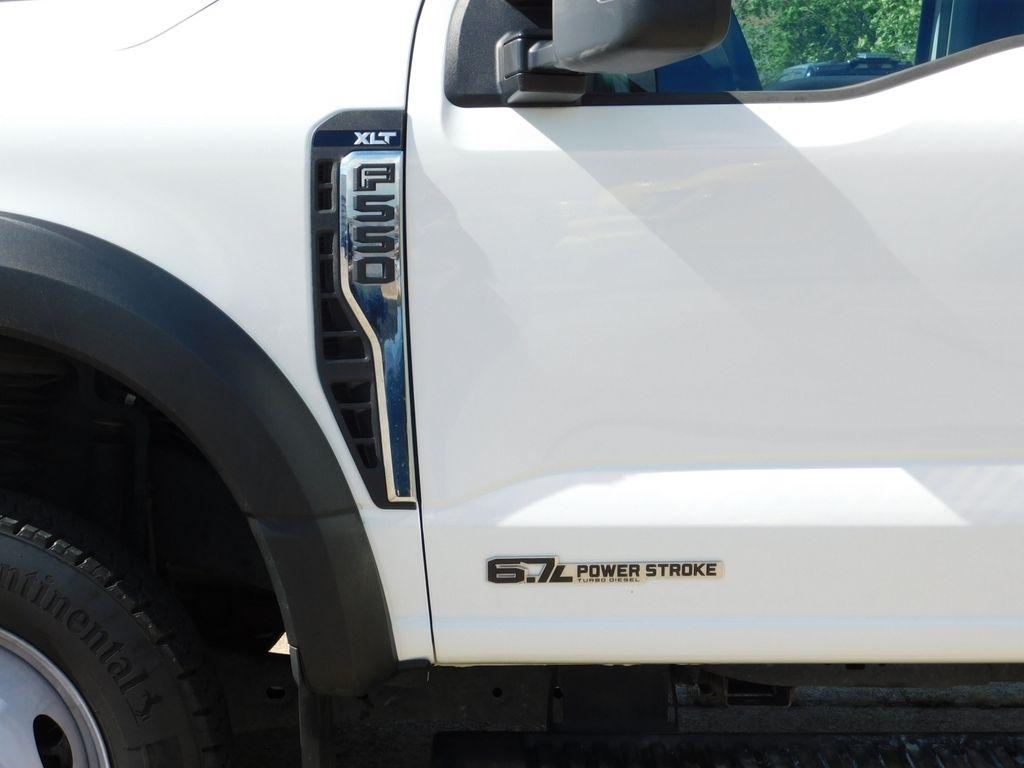 Ford F-550 Regular Cab DRW 4WD 2023