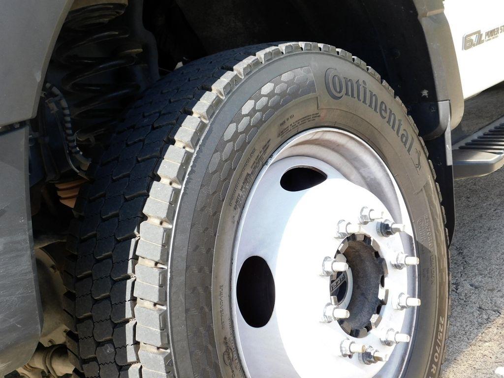Ford F-550 Regular Cab DRW 4WD 2023