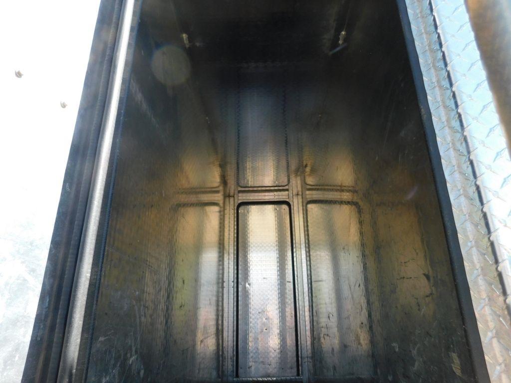 Ford F-550 Regular Cab DRW 4WD 2023