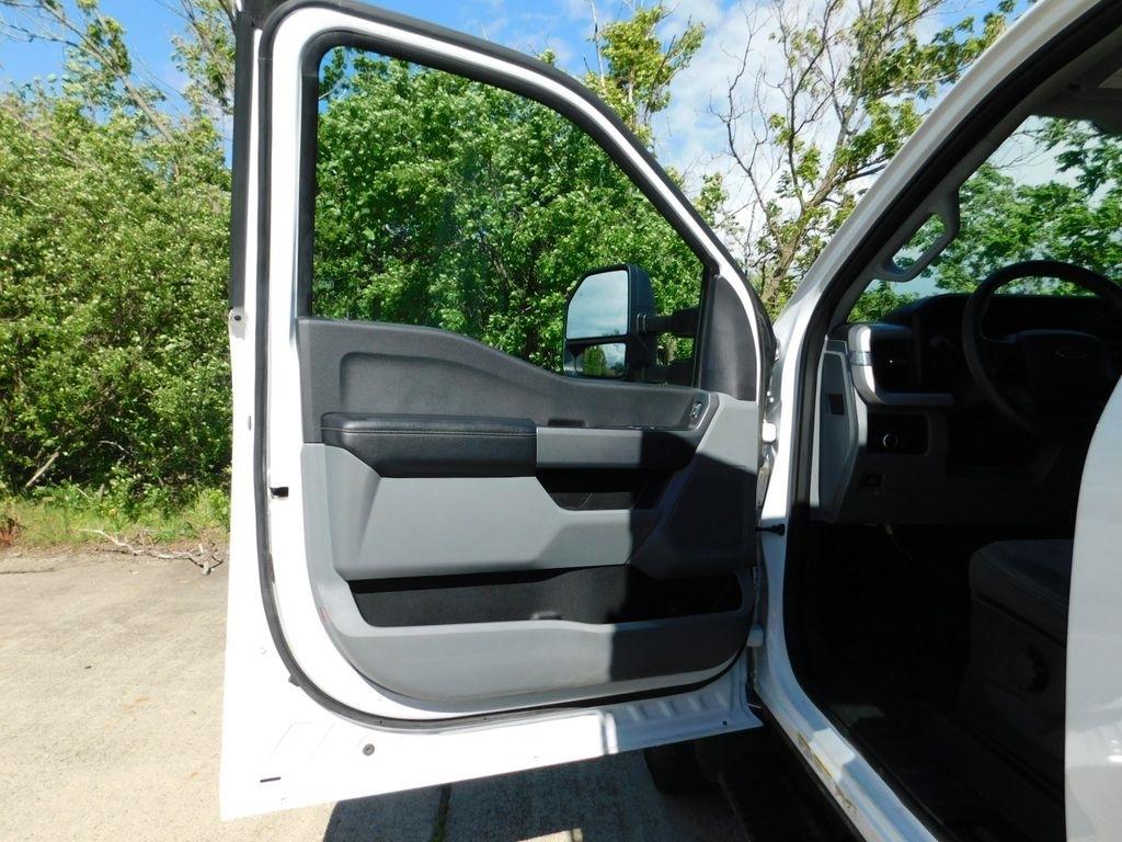 Ford F-550 Regular Cab DRW 4WD 2023