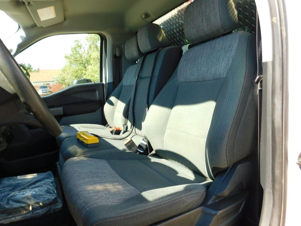 Ford F-550 Regular Cab DRW 4WD 2023