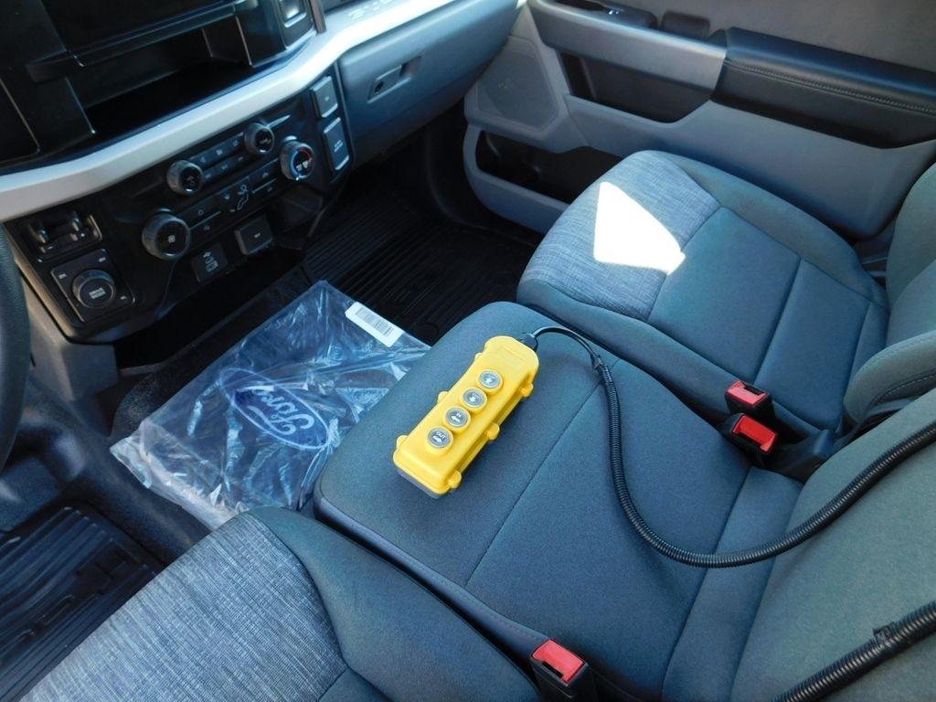 Ford F-550 Regular Cab DRW 4WD 2023
