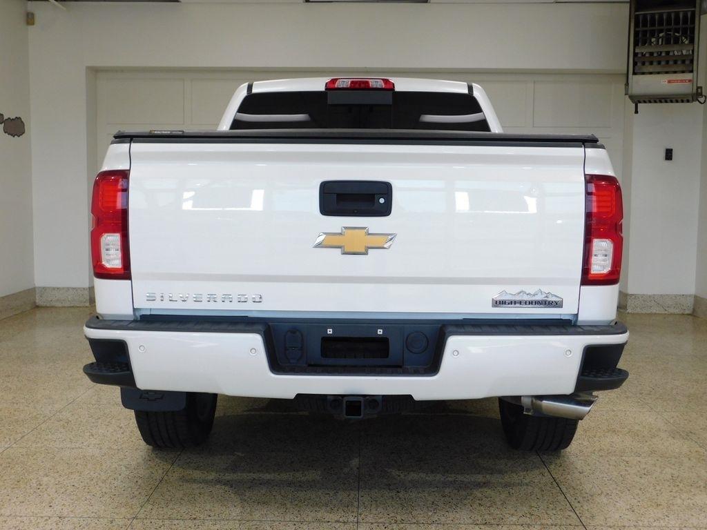 Chevrolet Silverado 1500 High Country Crew Cab Long Box 4WD 2017