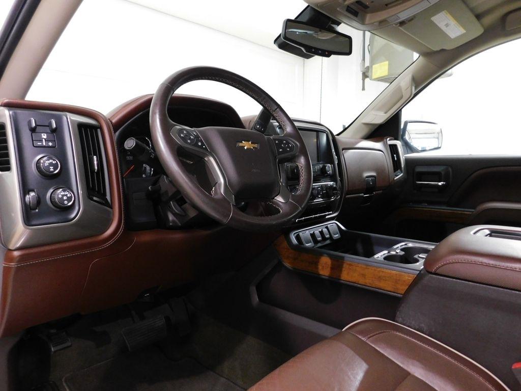 Chevrolet Silverado 1500 High Country Crew Cab Long Box 4WD 2017