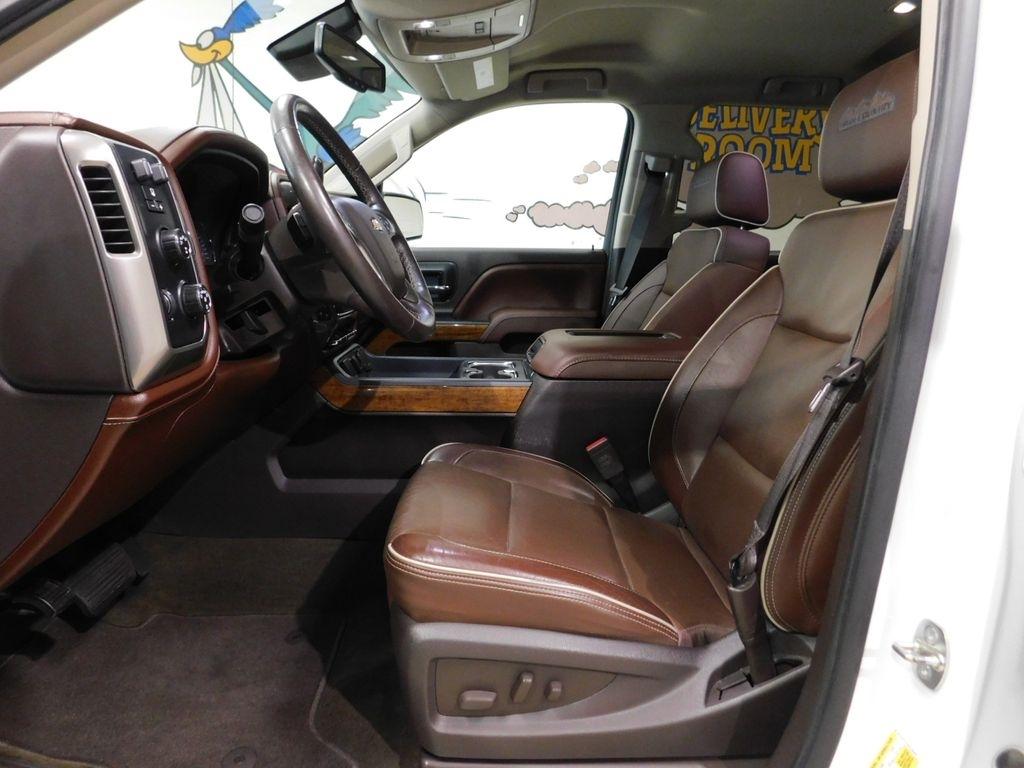 Chevrolet Silverado 1500 High Country Crew Cab Long Box 4WD 2017