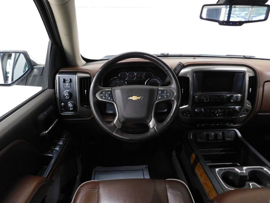 Chevrolet Silverado 1500 High Country Crew Cab Long Box 4WD 2017