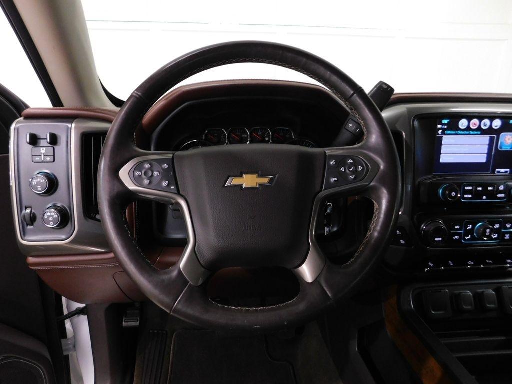 Chevrolet Silverado 1500 High Country Crew Cab Long Box 4WD 2017