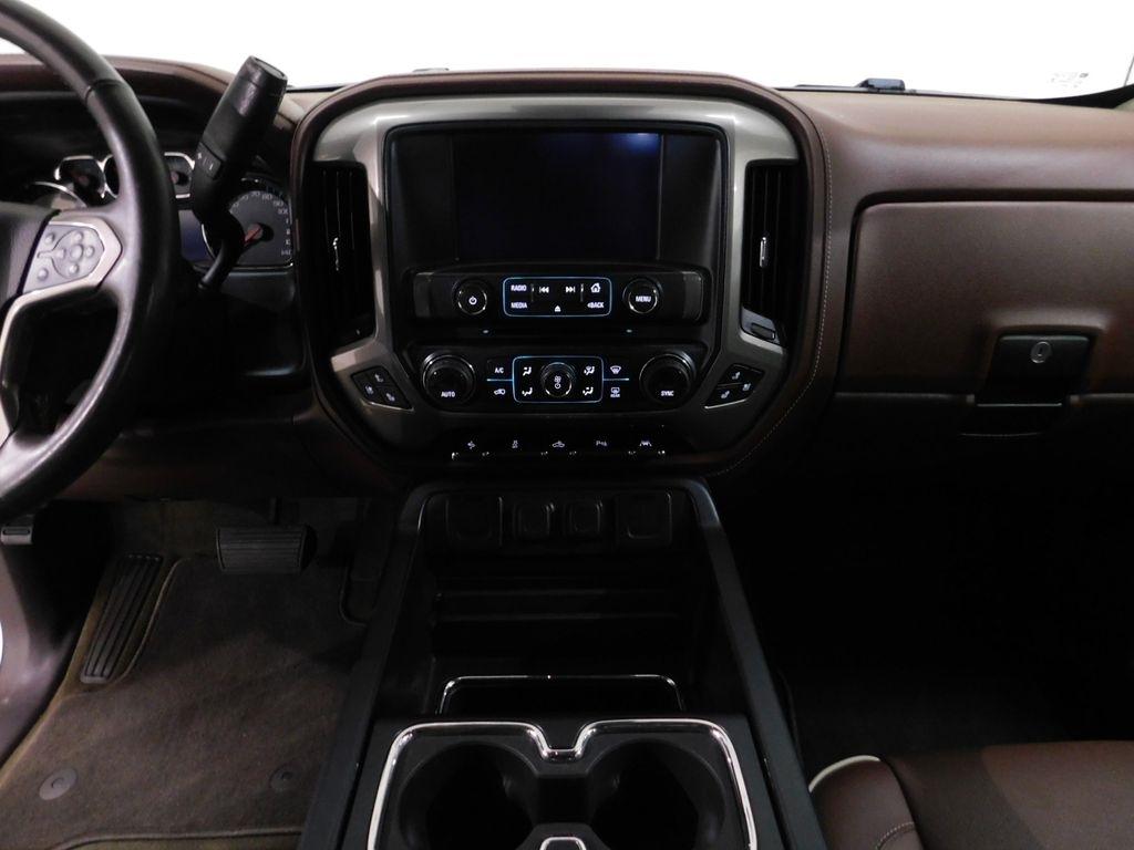 Chevrolet Silverado 1500 High Country Crew Cab Long Box 4WD 2017