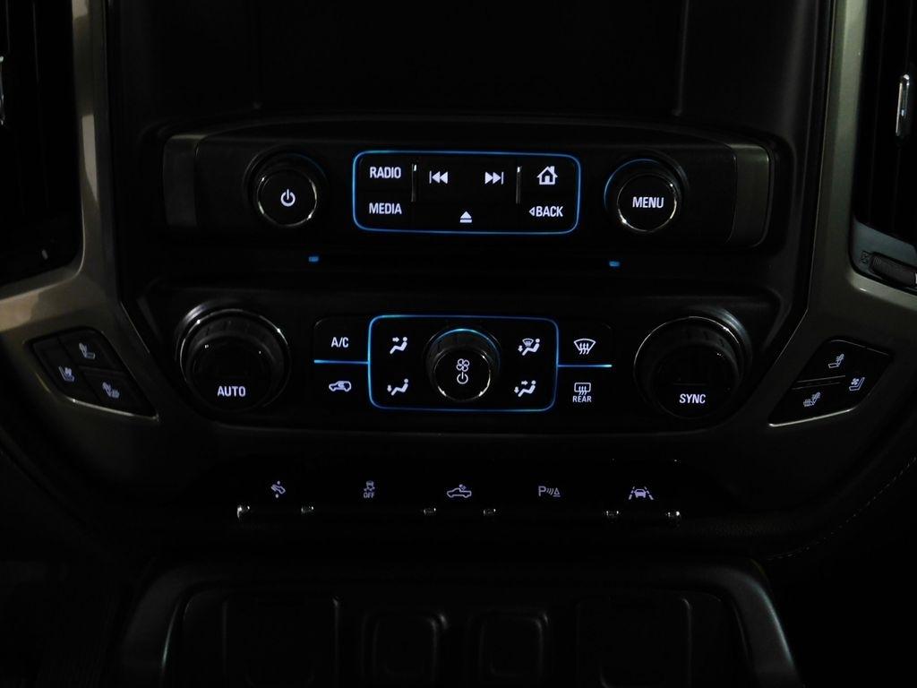 Chevrolet Silverado 1500 High Country Crew Cab Long Box 4WD 2017