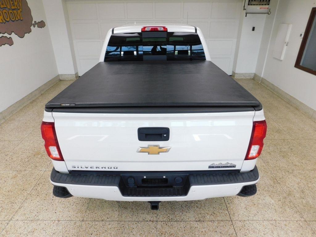 Chevrolet Silverado 1500 High Country Crew Cab Long Box 4WD 2017