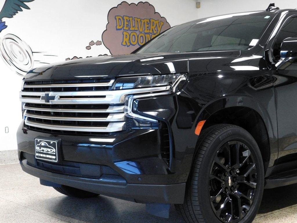 Chevrolet Suburban High Country 4WD 2023