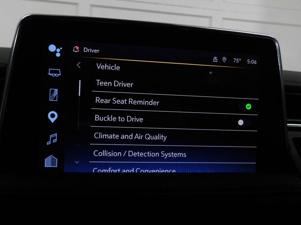Chevrolet Suburban High Country 4WD 2023