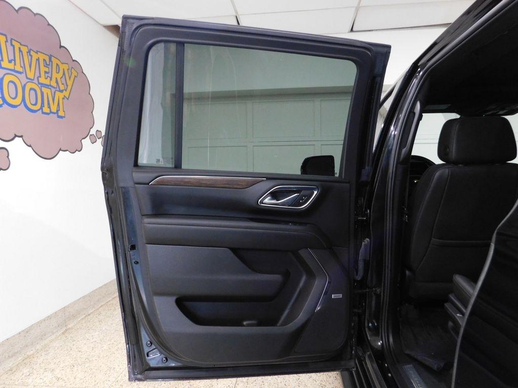 Chevrolet Suburban High Country 4WD 2023