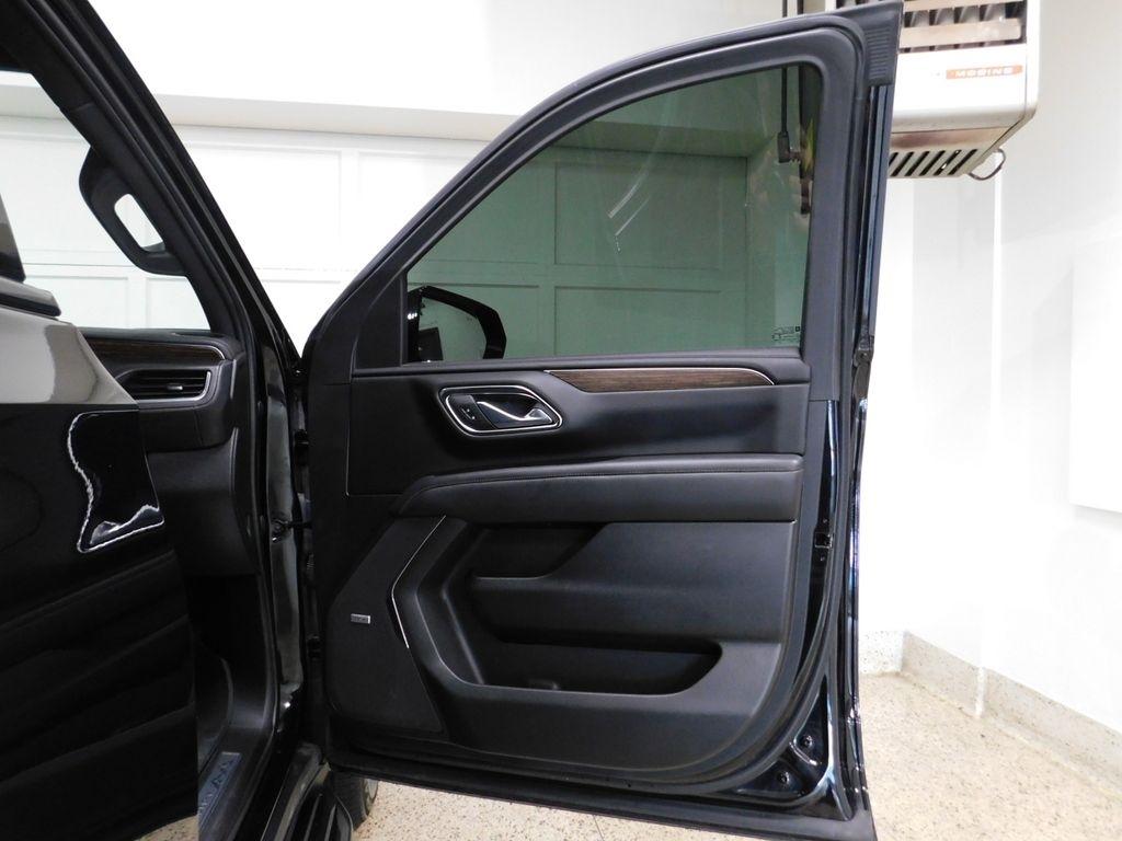Chevrolet Suburban High Country 4WD 2023