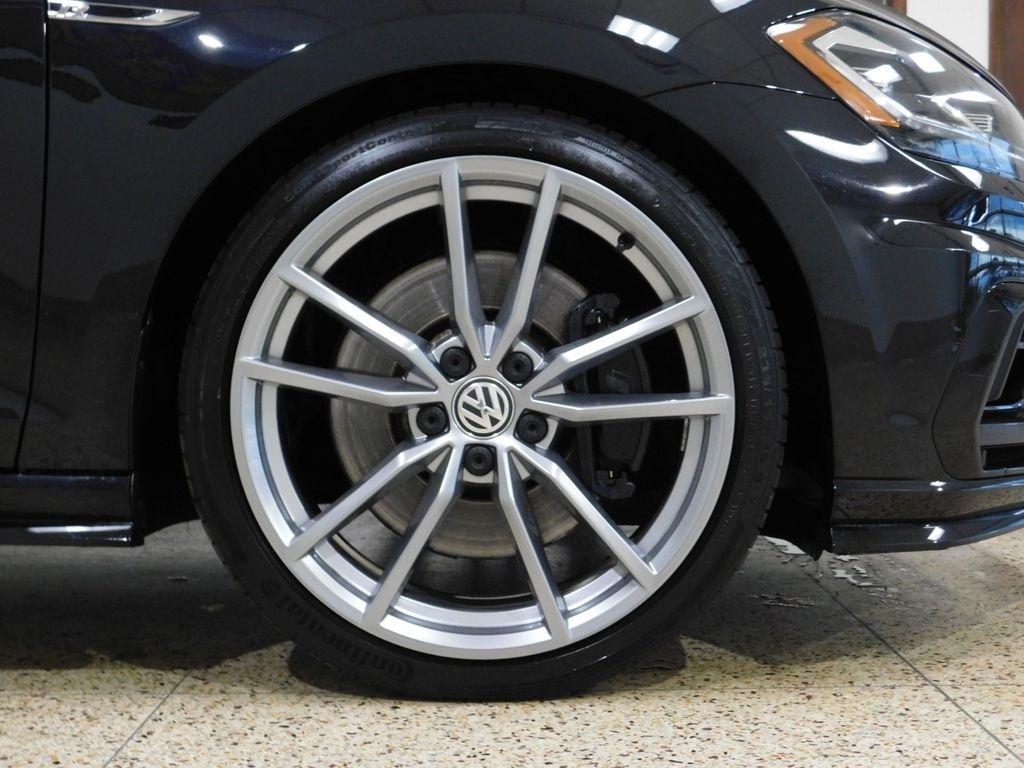 Volkswagen Golf R DCS and Navigation 7A 2019