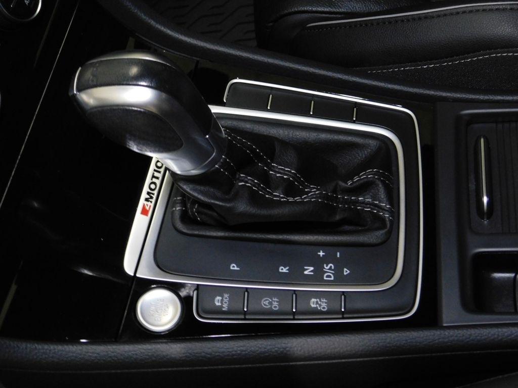 Volkswagen Golf R DCS and Navigation 7A 2019