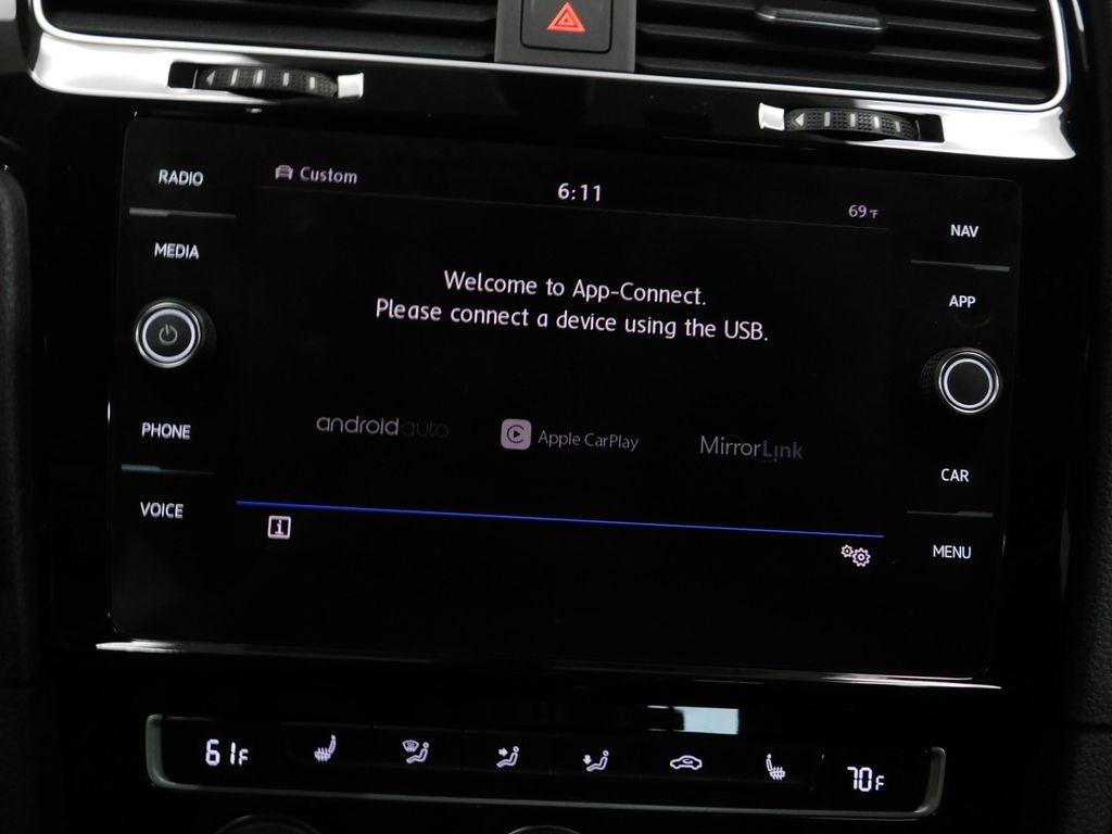 Volkswagen Golf R DCS and Navigation 7A 2019