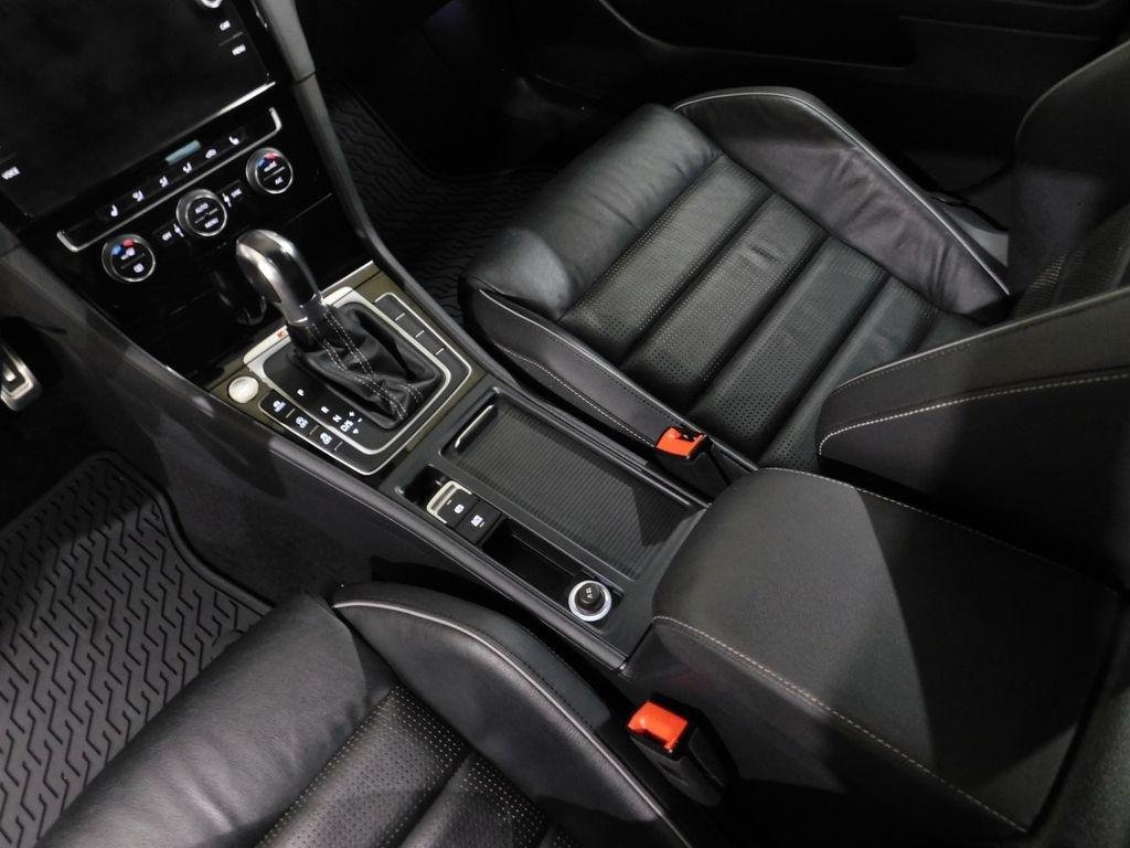 Volkswagen Golf R DCS and Navigation 7A 2019