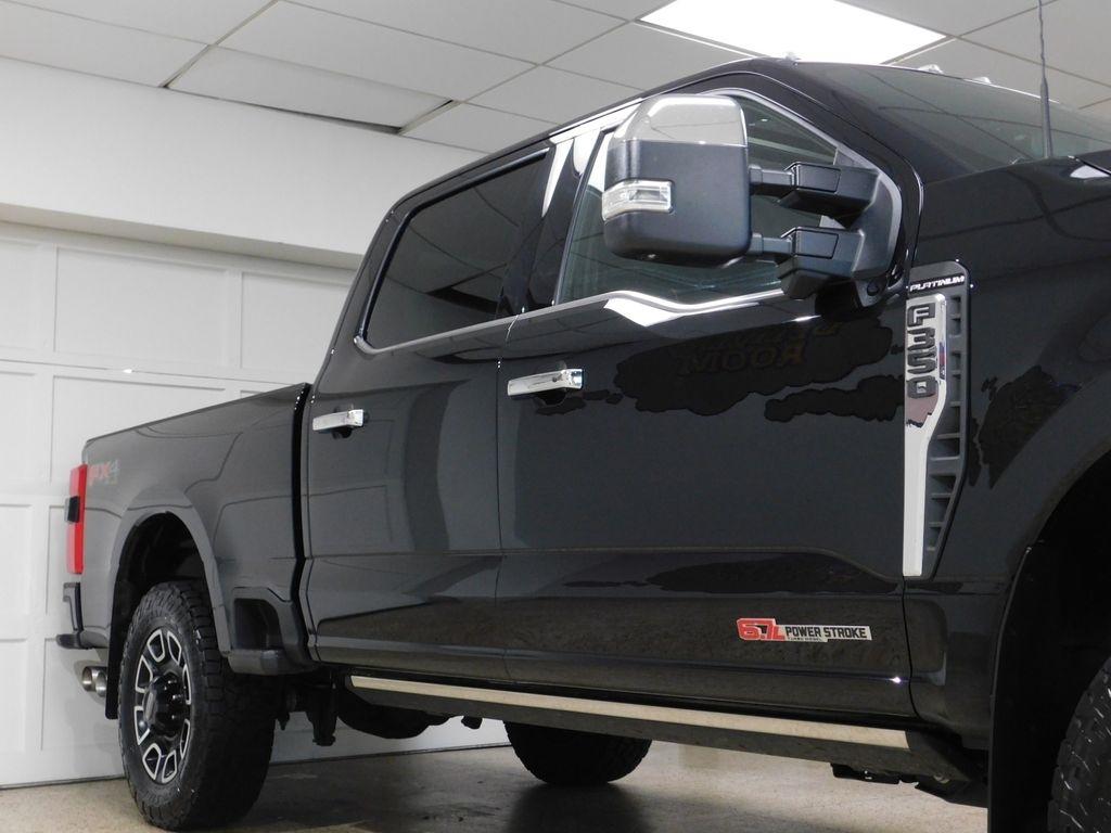 Ford F-350 SD Platinum Crew Cab Long Box 4WD 2024