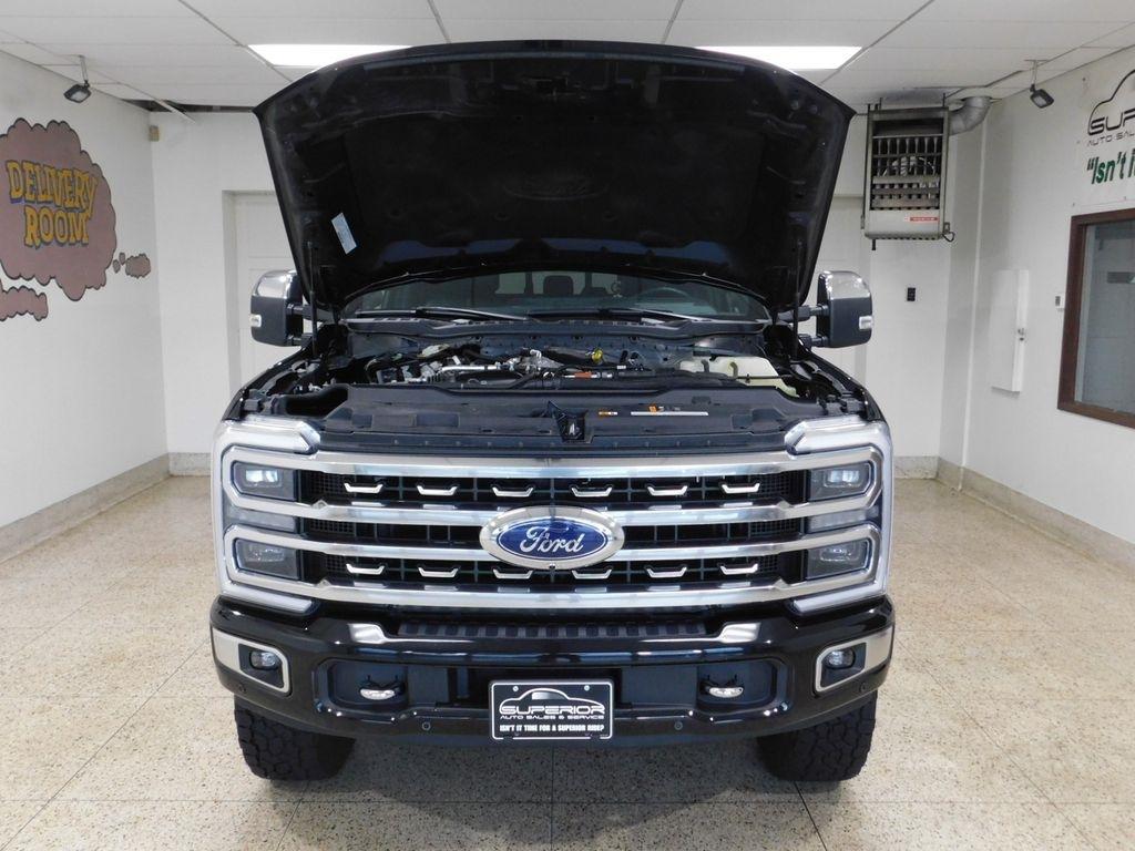 Ford F-350 SD Platinum Crew Cab Long Box 4WD 2024