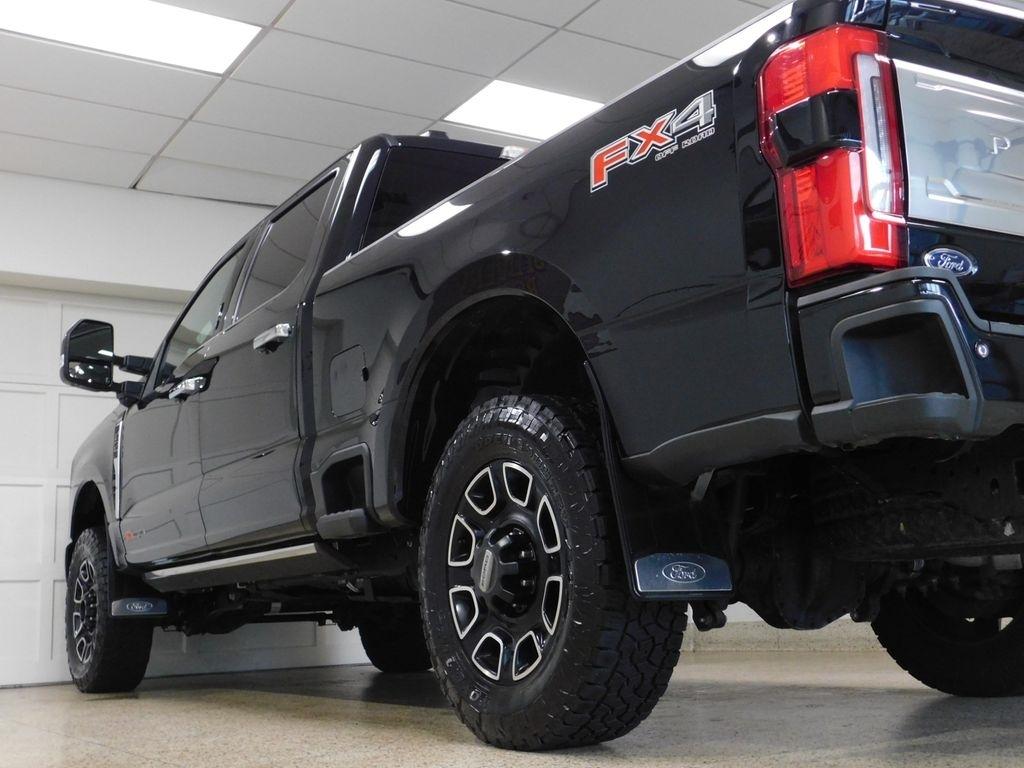 Ford F-350 SD Platinum Crew Cab Long Box 4WD 2024