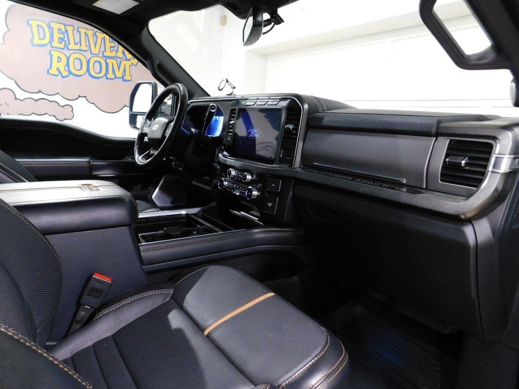 Ford F-350 SD Platinum Crew Cab Long Box 4WD 2024