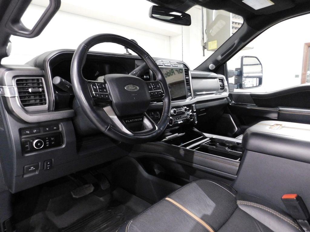 Ford F-350 SD Platinum Crew Cab Long Box 4WD 2024