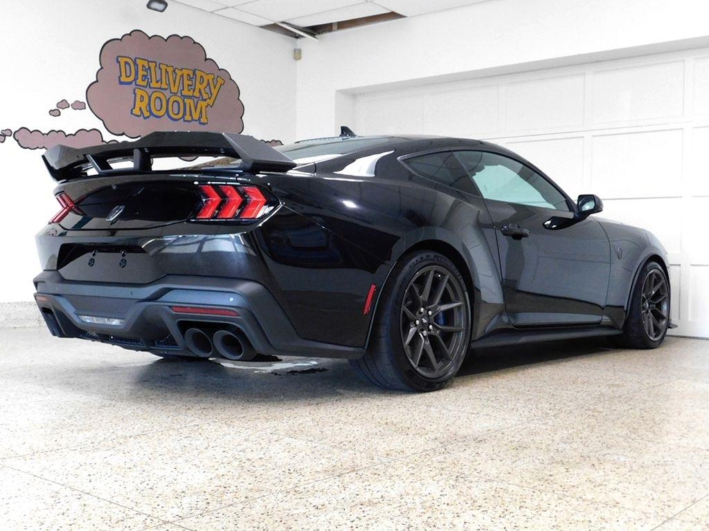 Ford Mustang Dark Horse 2025