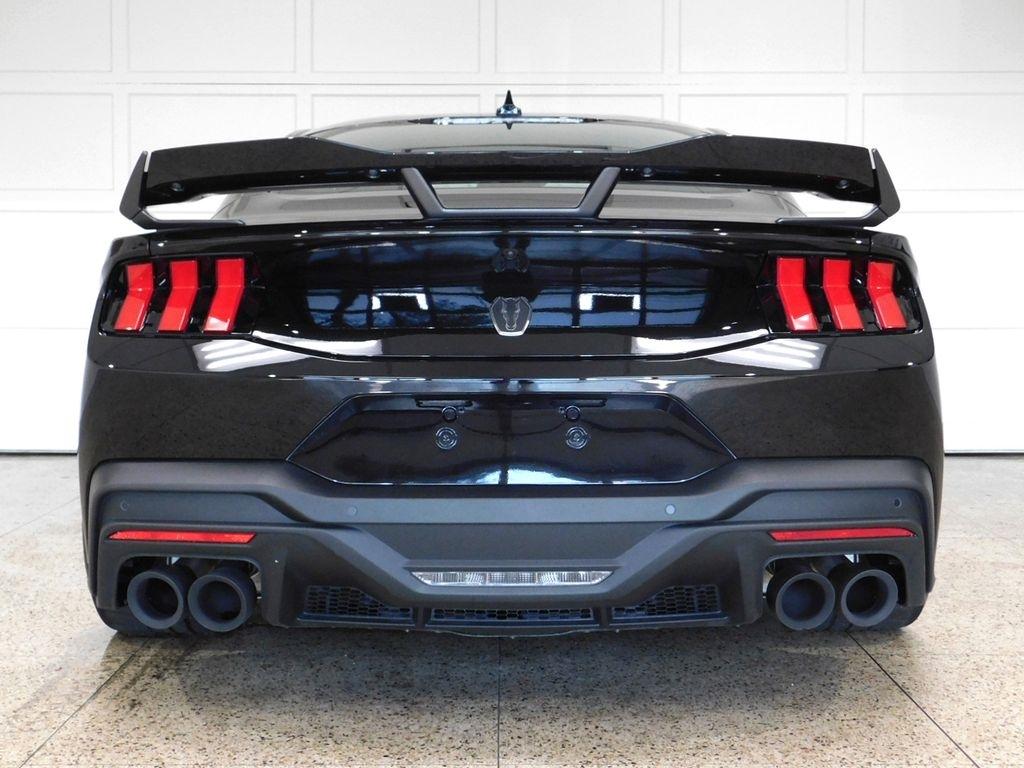 Ford Mustang Dark Horse 2025