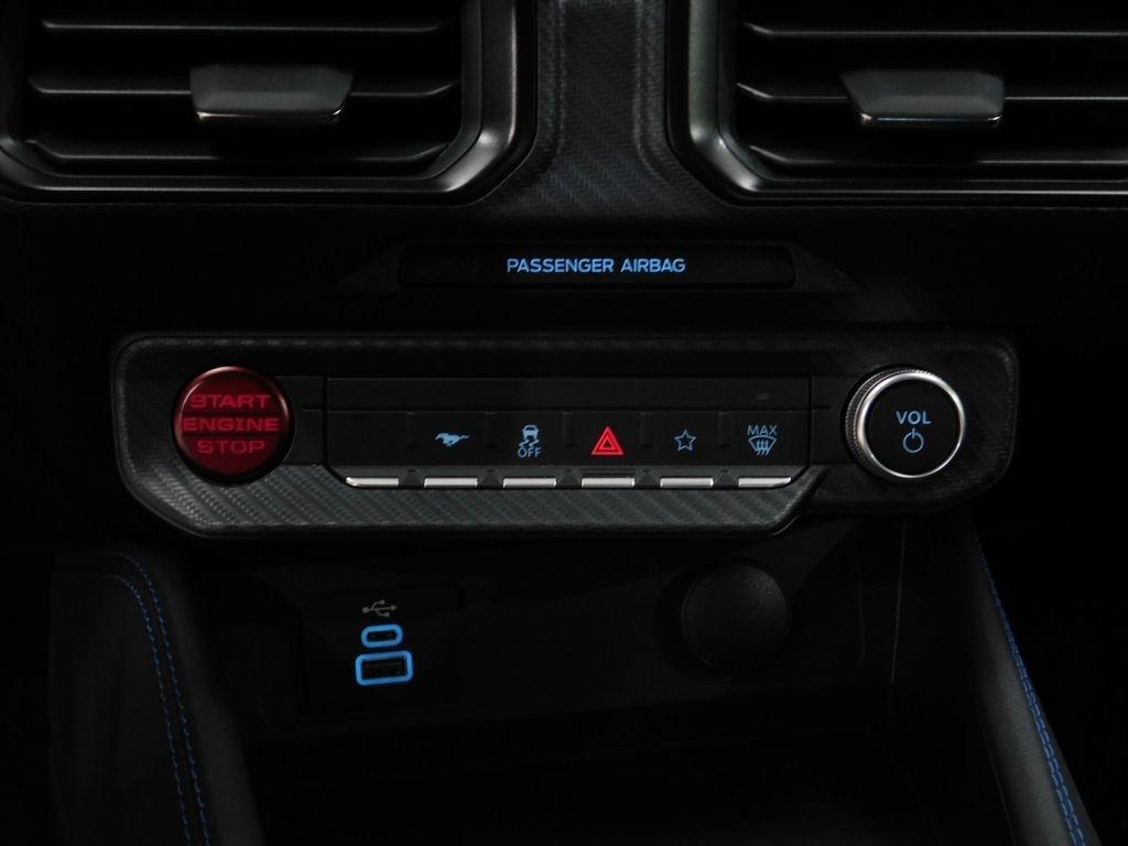 Ford Mustang Dark Horse 2025