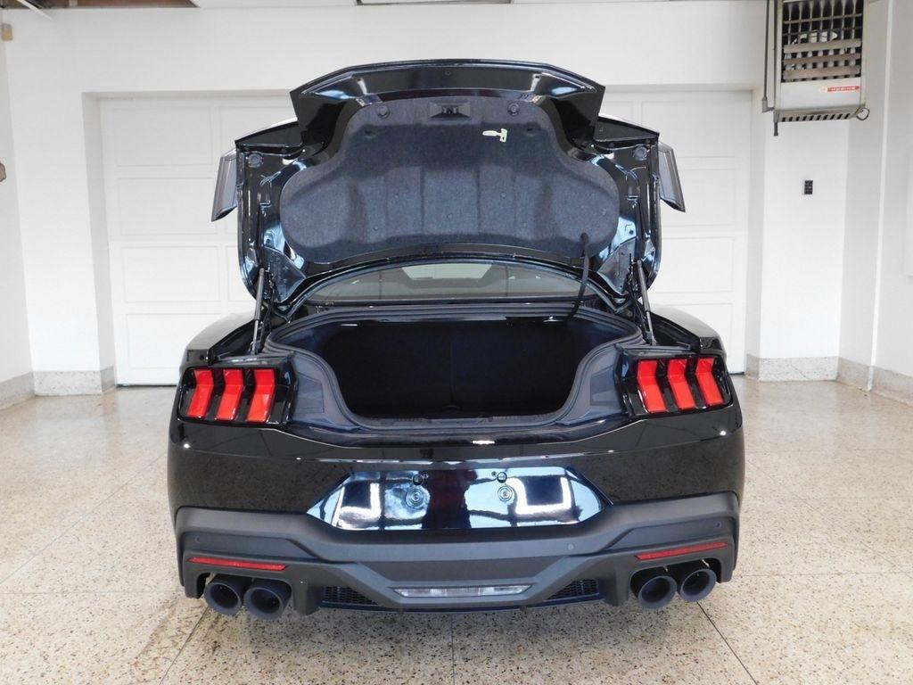 Ford Mustang Dark Horse 2025