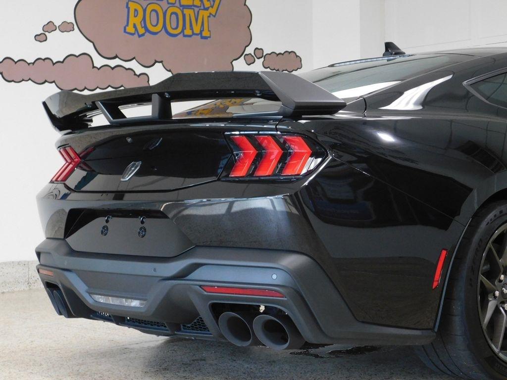 Ford Mustang Dark Horse 2025