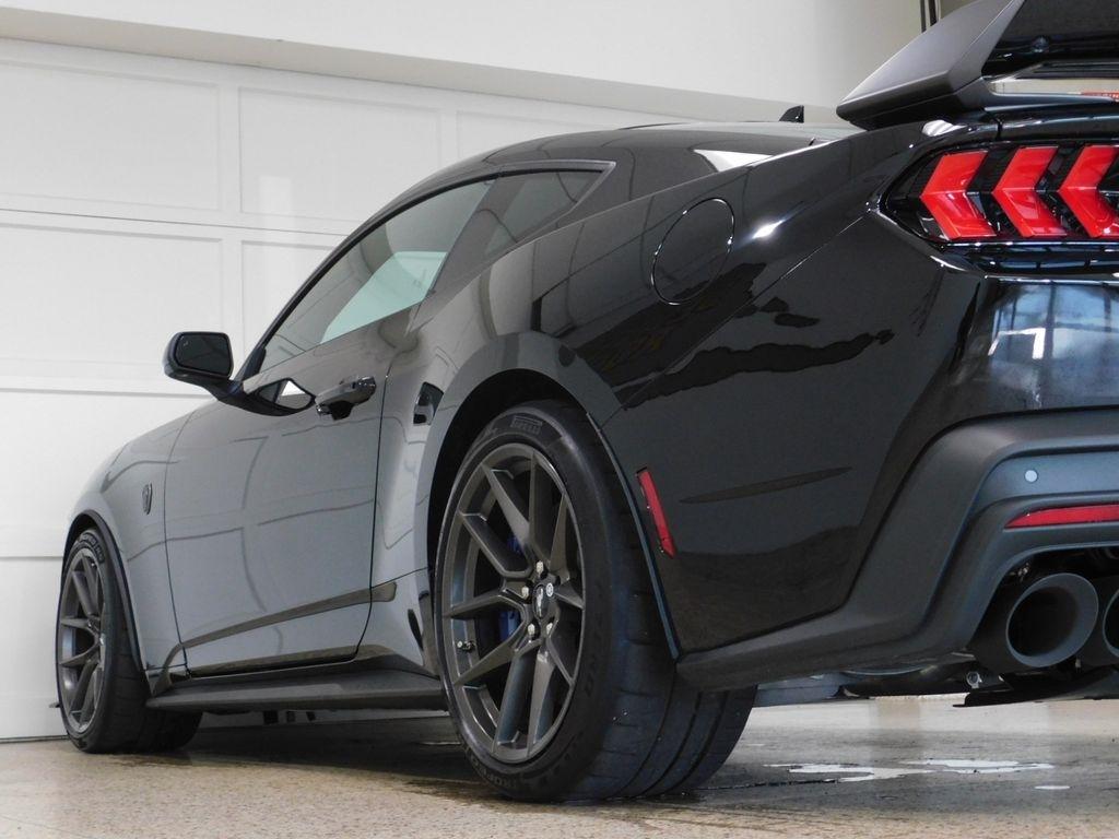 Ford Mustang Dark Horse 2025