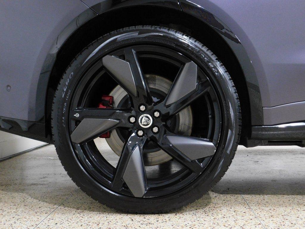 Jaguar F-Pace SVR 2024